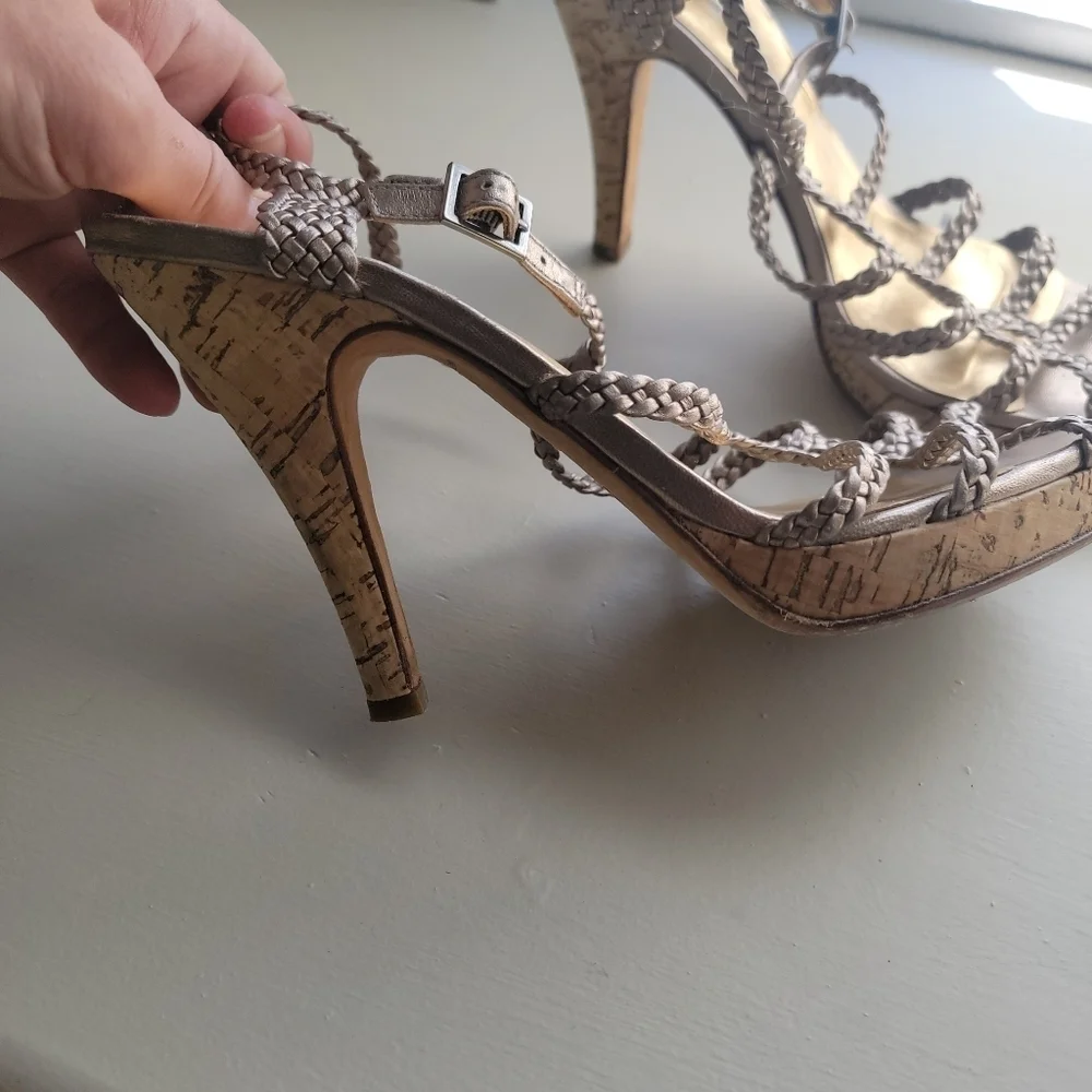 DaniBlack, Platform Metallic Sandal, 81/2M